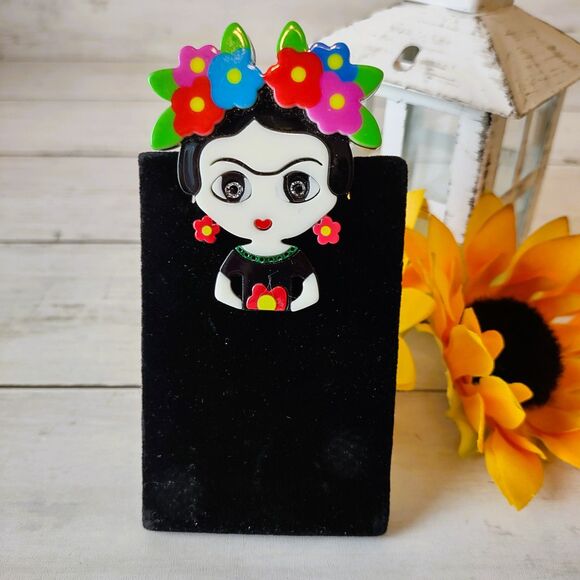 New Frida Kahlo 3-D Acrylic Pin/Brooch Artsy, Eclectic, Funky, Fun, Collectable - Picture 3 of 6